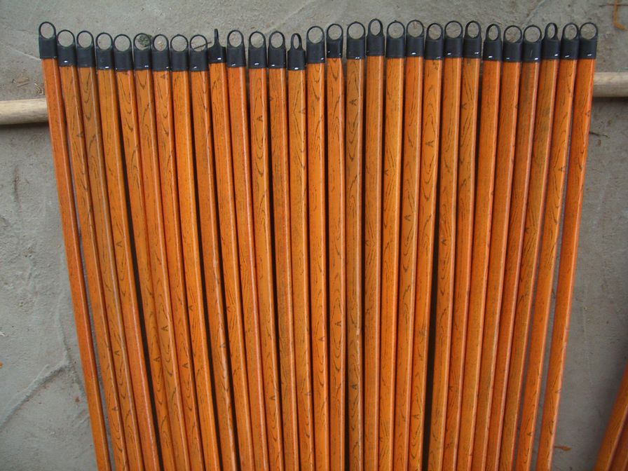 PVC coated wooden broom handle 16