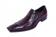 With great drive,slender ,slap-up shoes