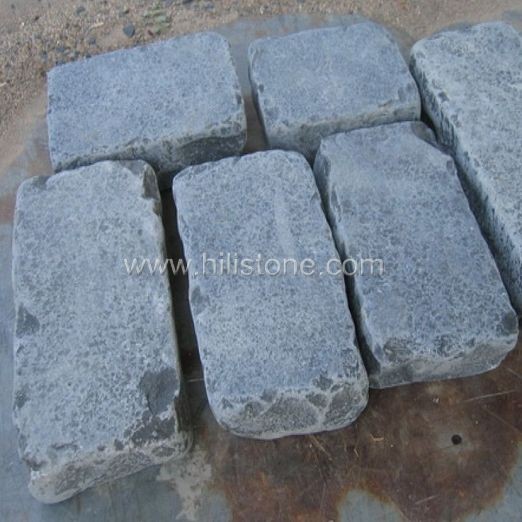 Black Basalt Natural + Tumbled Cobblestone
