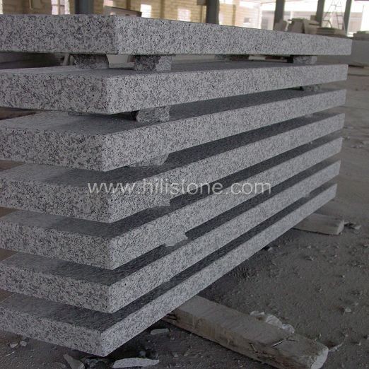 G623 Granite Flamed Step