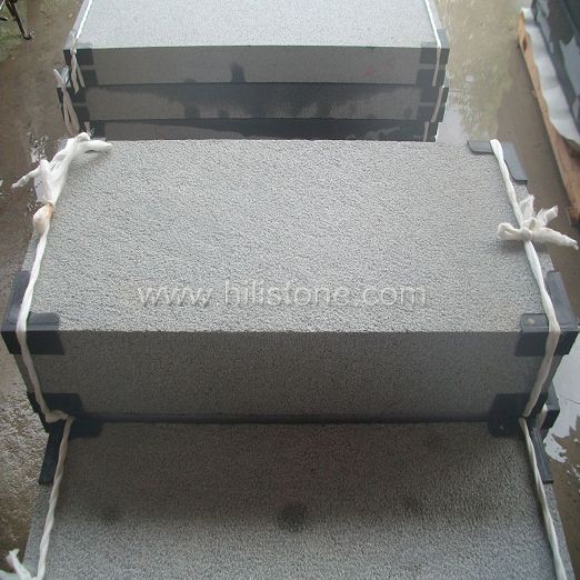 G654 Granite Bush-hammered Stone Block Step