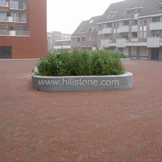 G654 Blue Black Flamed Curved Stone Kerbs