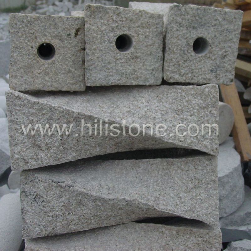 Stone Palisades Granite pillars Irregular shapes