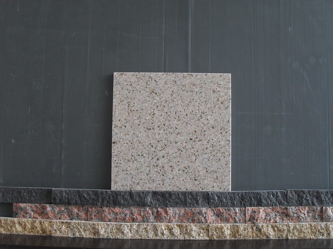 Cheap 682 rust stone yellow granite tile slab