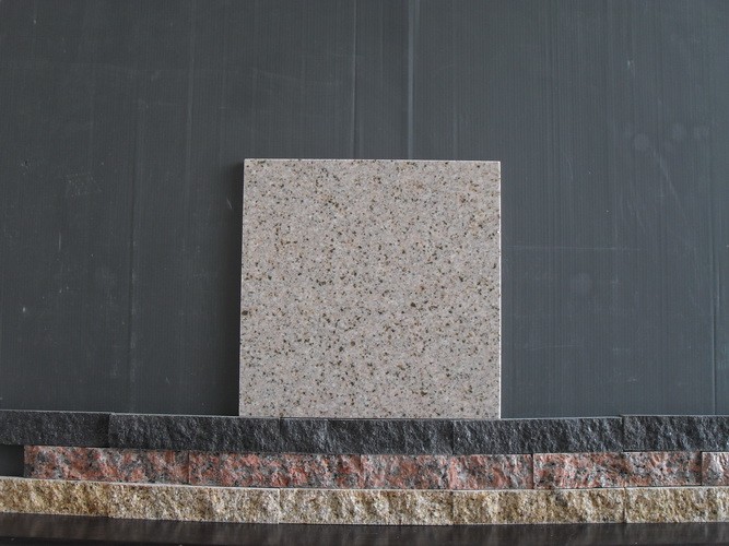 Cheap 682 rust yellow granite tile for wholesale