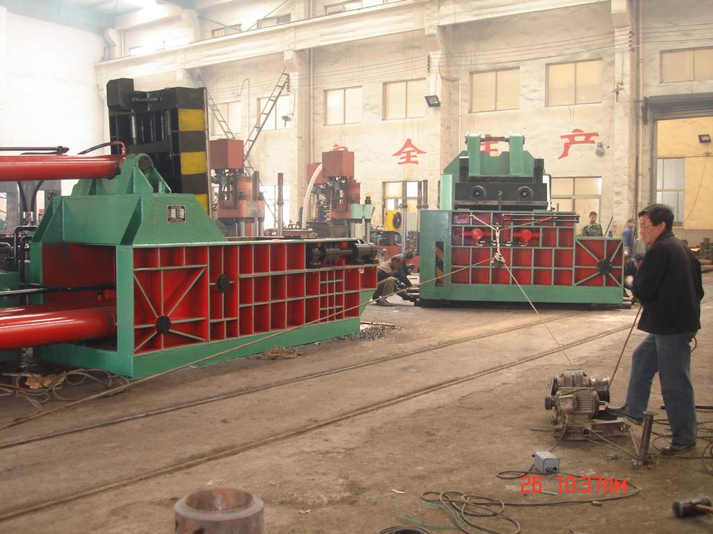 hydraulic baler 