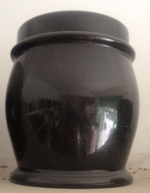 Black Urn Polished Urn