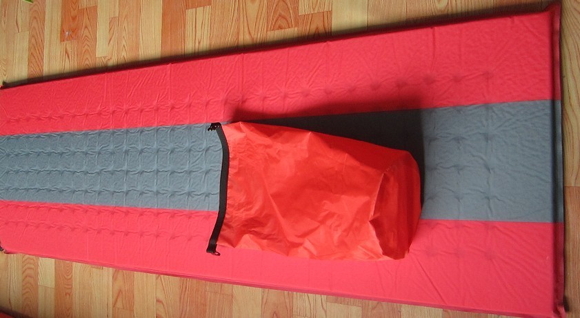 Self-Inflated Flat Mattress With Pillow