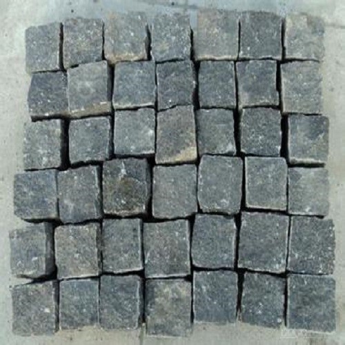 Dark Grey/Black Natural Granite Cube Stone