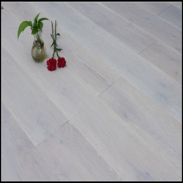 Multi-layer Oak Flooring Emboss&White Oil