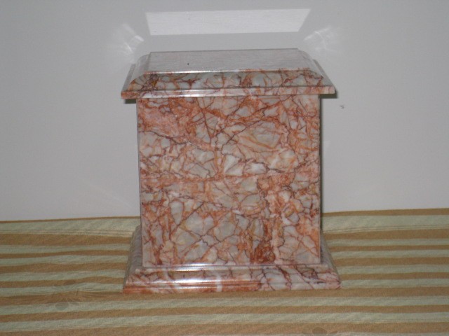 Stone urn012