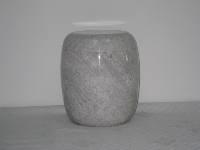 Stone urn014
