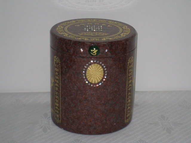 Stone urn020