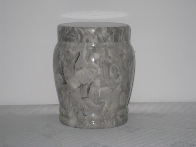 Stone urn030